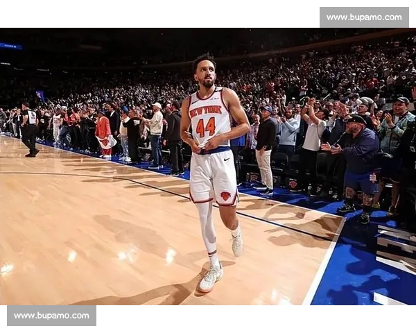 历史性突破!尼克斯瞄准南卡三冠教头,NBA 或迎首位女主帅 历史性突破!尼克斯瞄准南卡三冠教头,NBA 或迎首位女主帅