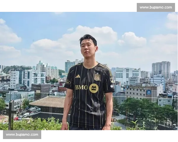 孙兴慜传射破美国!韩足协与洛杉矶 FC 齐晒标志性 “拍照” 庆祝 孙兴慜传射破美国!韩足协与洛杉矶 FC 齐晒标志性 “拍照” 庆祝